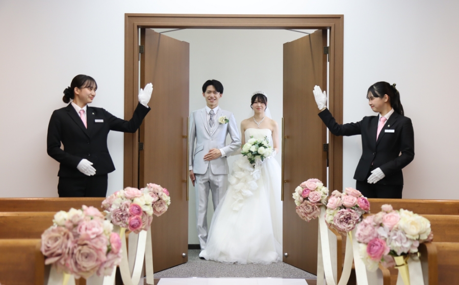 年間30回以上の模擬結婚式&披露宴!