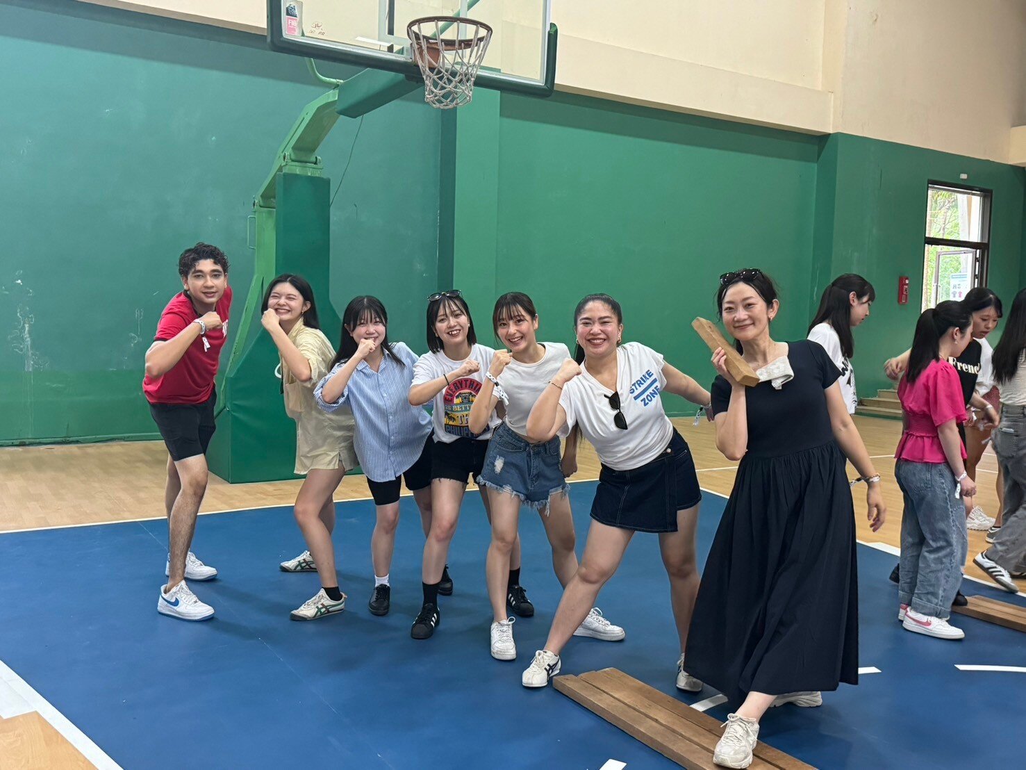 LINE_ALBUM_フィリピン短期留学2024✳︎DAY4 KILUS_241029_14.jpg