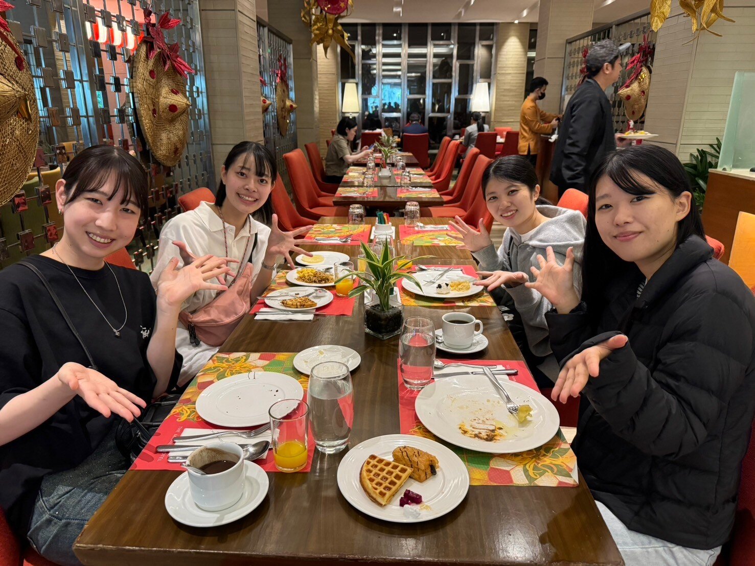 LINE_ALBUM_フィリピン短期留学2024✳︎DAY4 KILUS_241029_55.jpg
