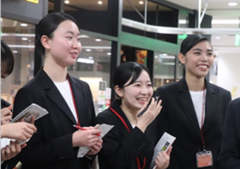 飛行機に安全にご搭乗いただくお手伝い！